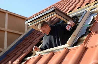 Pose de fenêtres de toit Velux à Longemaison